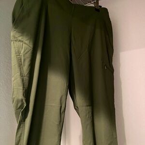 Mountain Hardwear women’s hiking ankle pants